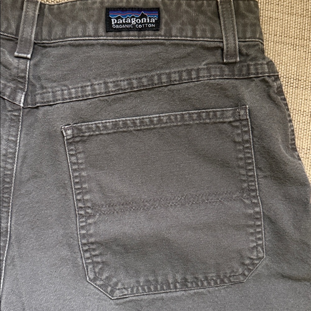 Patagonia Women’s Utility Shorts Large Front Pockets Faded Gray Cotton Vintage - Picture 3 of 8